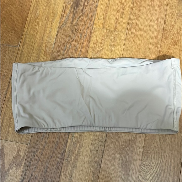 SKIMS Size Large Strapless Bandeau Bra Strapless Color Clay NWT Soft - Picture 2 of 8